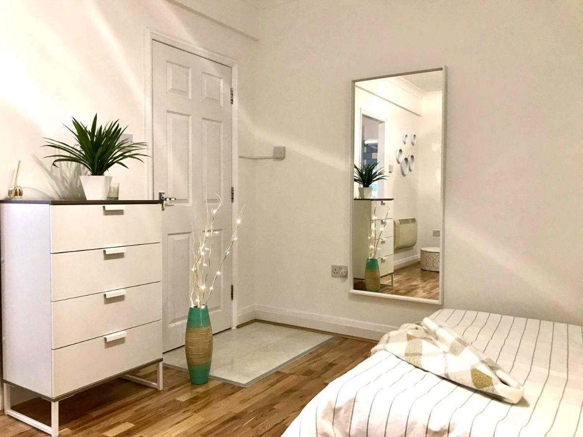 Modern Boutique Studio Apartment Bournemouth Exterior foto